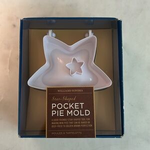 Williams-Sonoma star shaped pocket pie mold/cutter